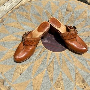 Frye mules size 8.5 Super cool retro!